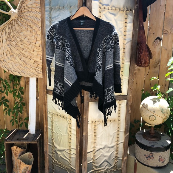 Beautiful Root’s Xs black grey blanket cardigan - Picture 1 of 7
